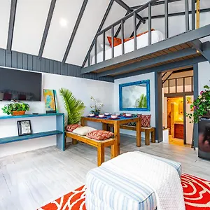 Saunders 2bd Holiday home